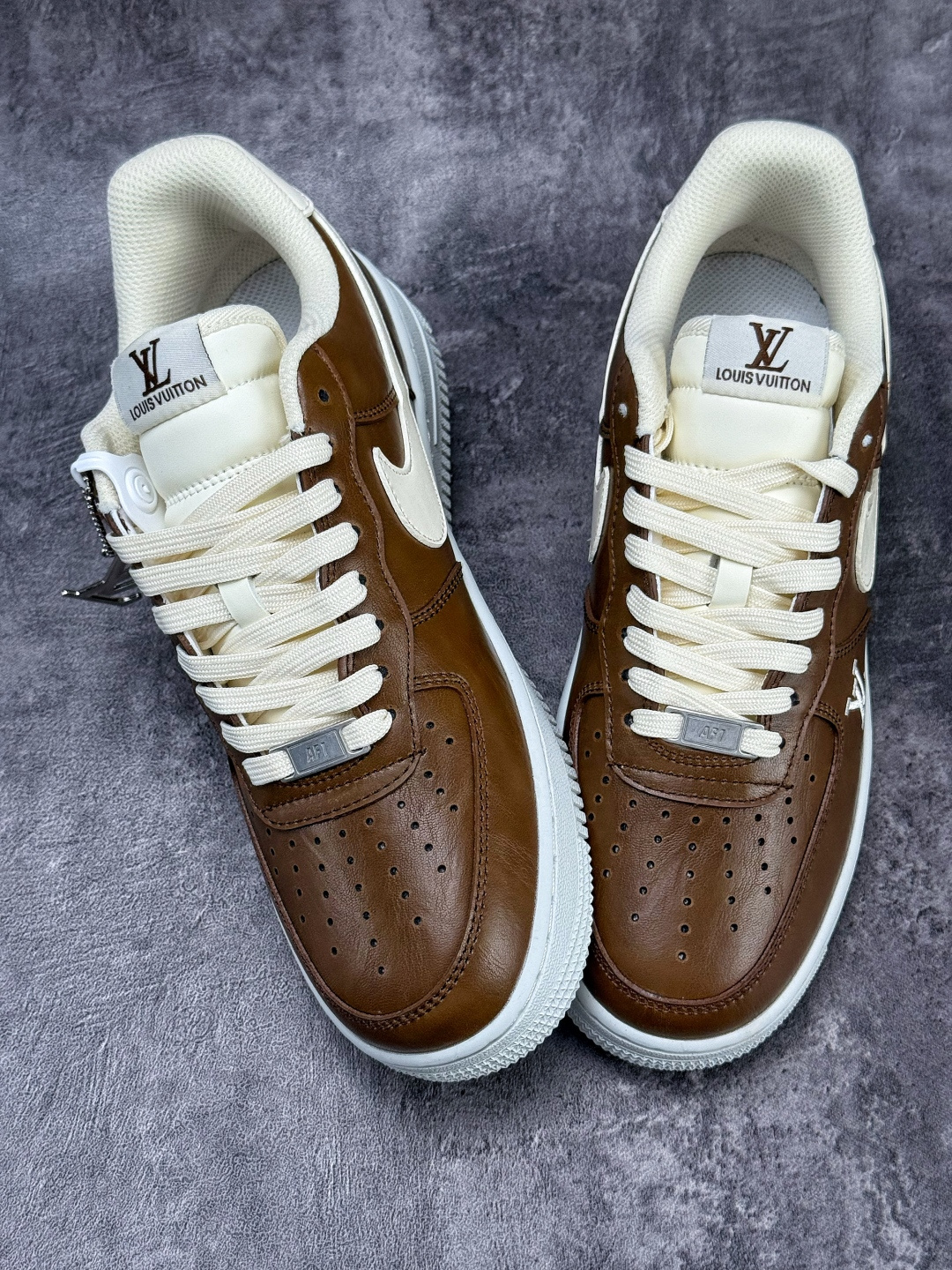 Nike Air Force 1 Low 07 x Louis Vuitton 棕白 NH0601-587