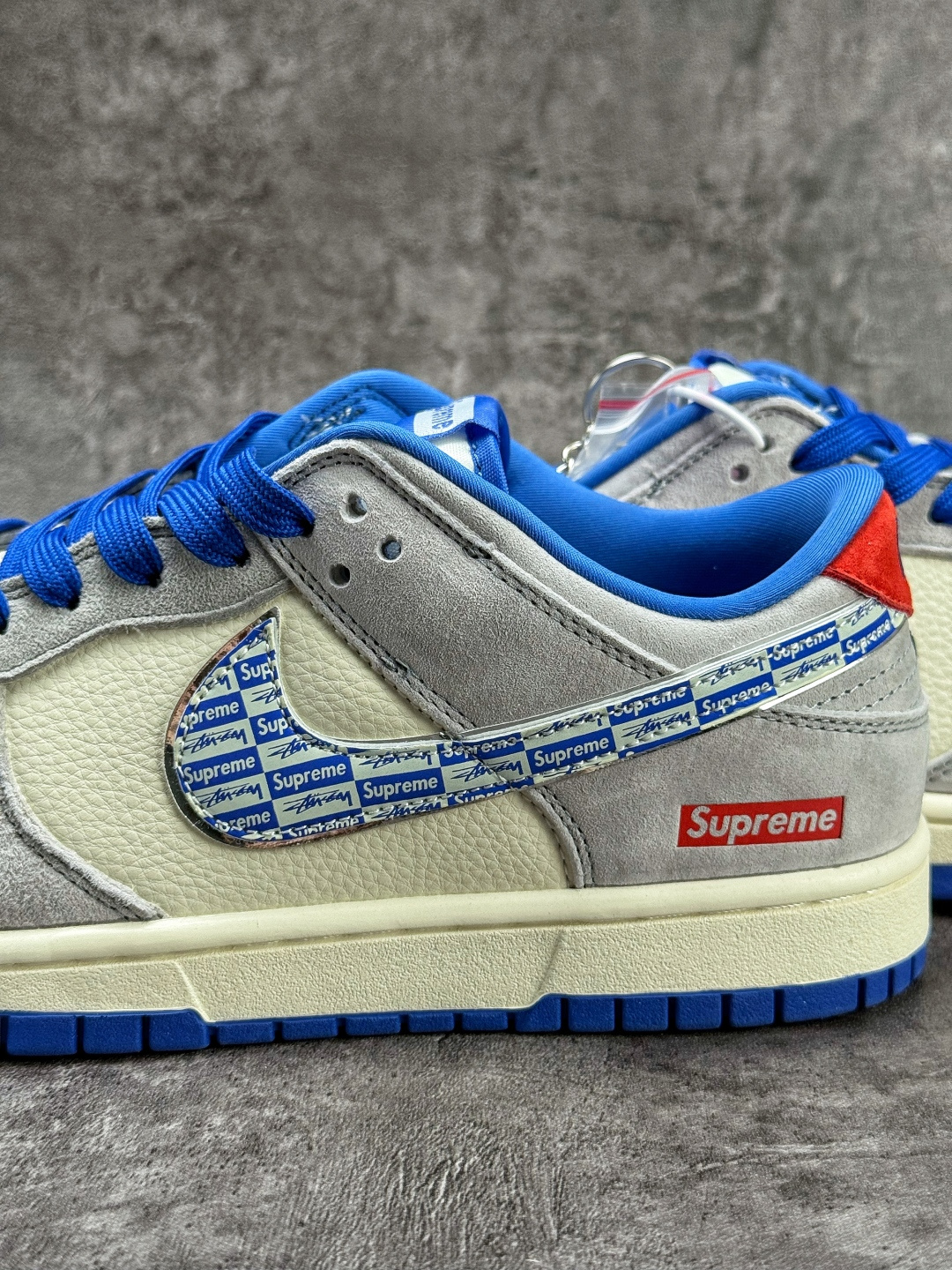 Nike SB Dunk Low x Superme 灰白蓝小勾满天星 DD1988-009