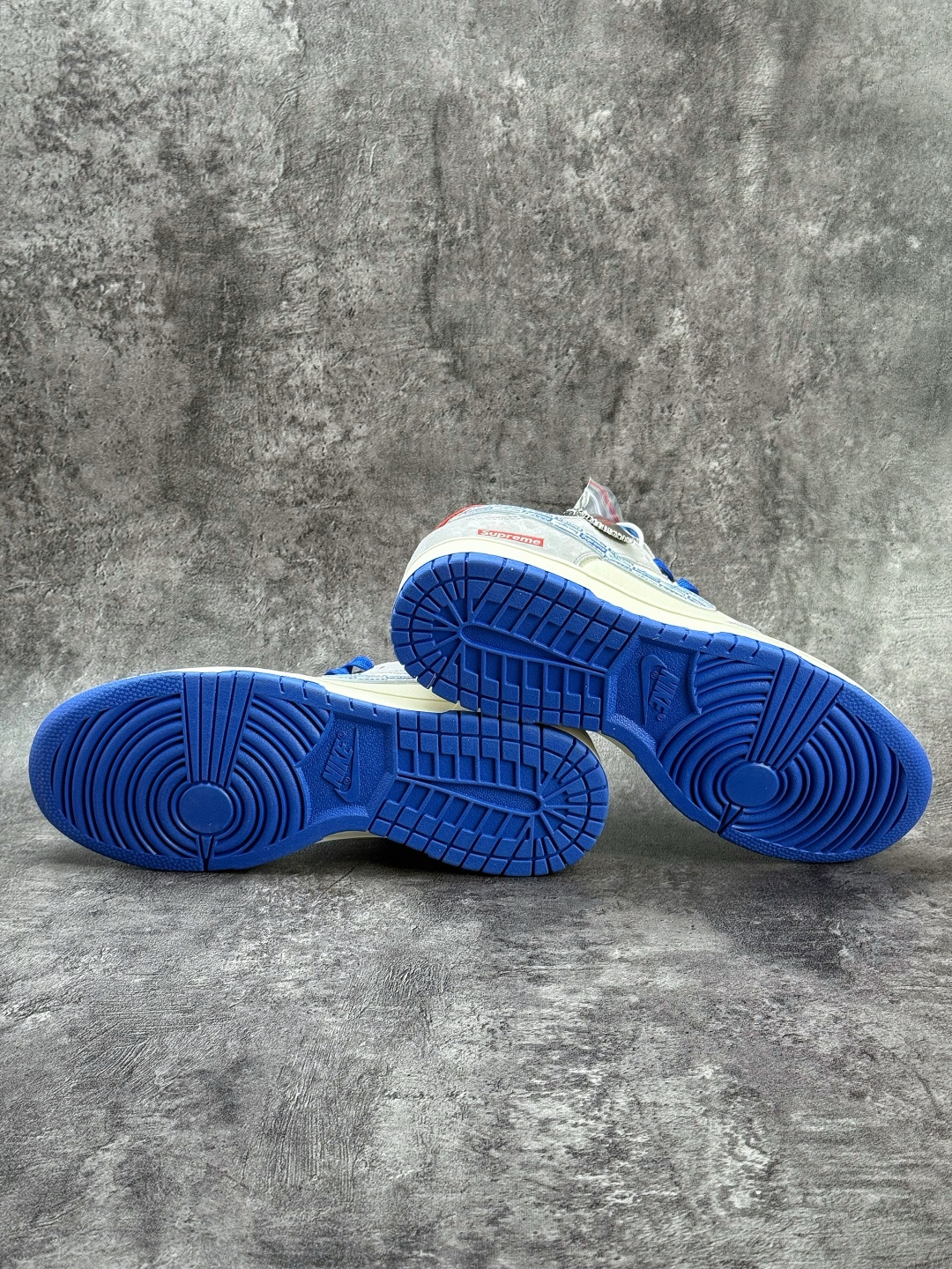 Nike SB Dunk Low x Superme 灰白蓝小勾满天星 DD1988-009