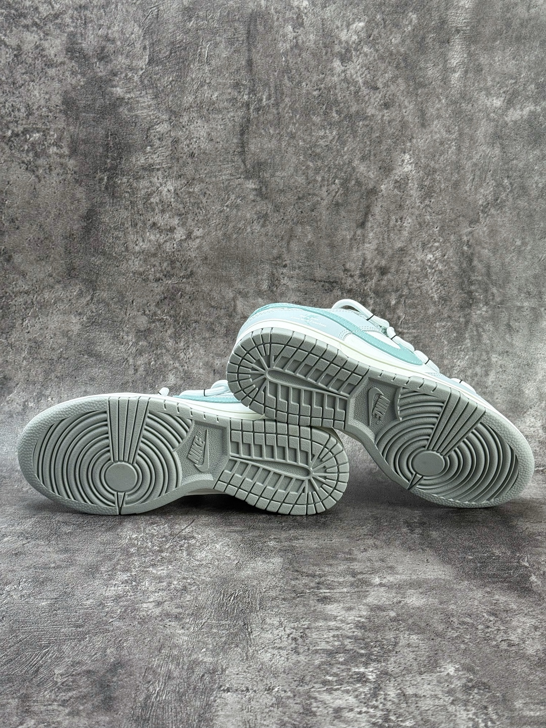 Nike SB Dunk Low 灰白绑带 GG0508-037