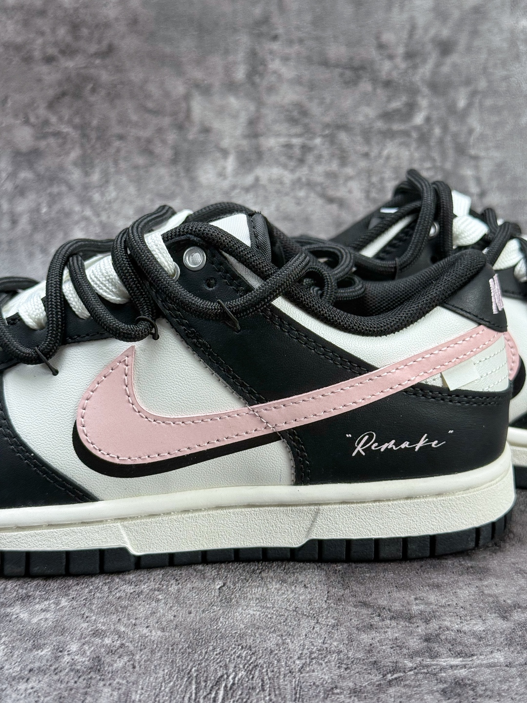 Nike SB Dunk Low 黑白粉 BP0510-050