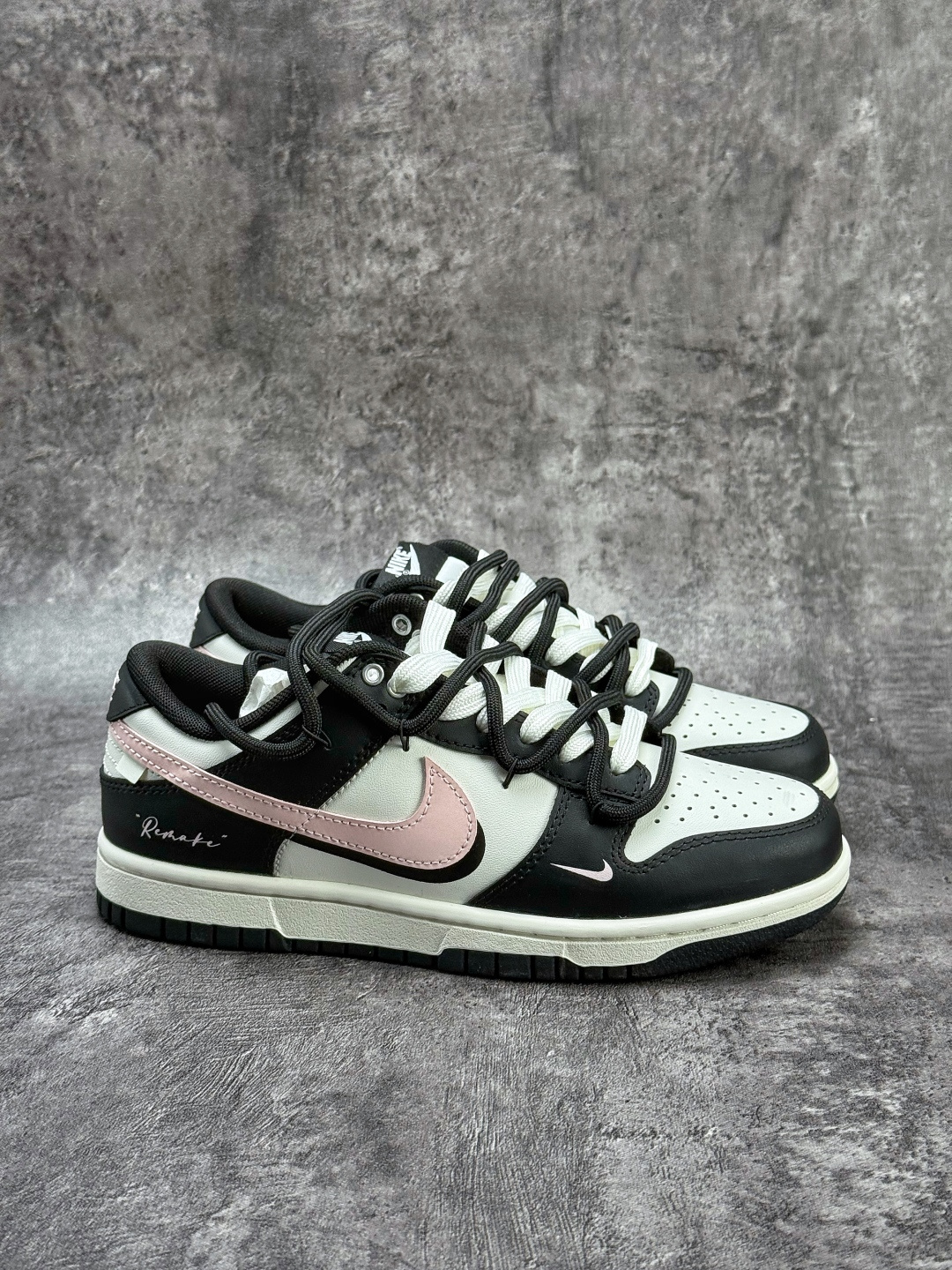 Nike SB Dunk Low 黑白粉 BP0510-050