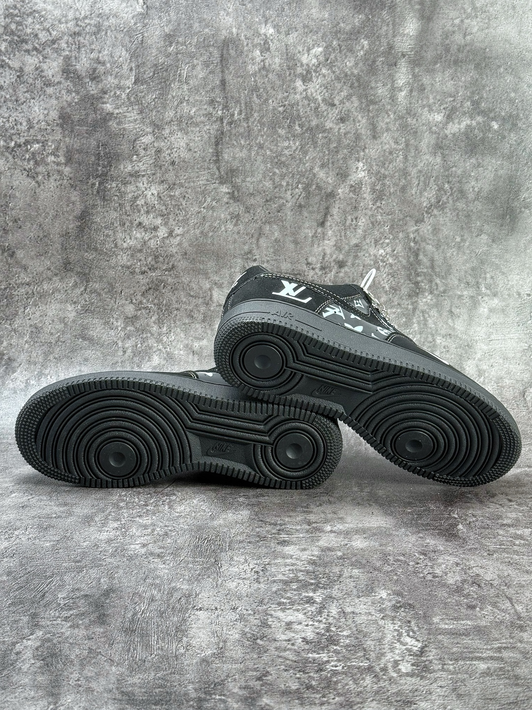 Nike Air Force 1 Low 07 x Louis Vuitton 黑灰小勾满天星 XL1979-126