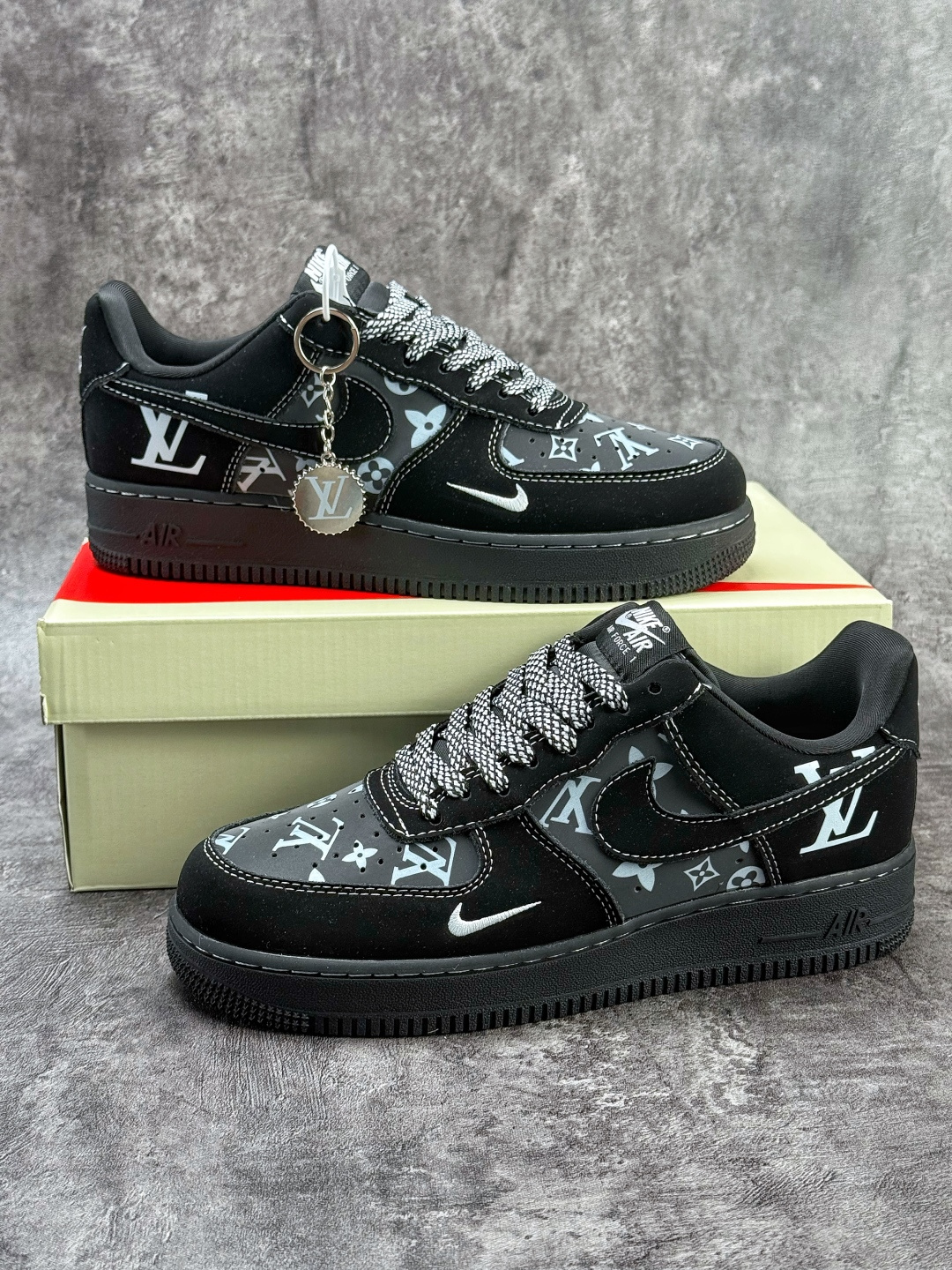 Nike Air Force 1 Low 07 x Louis Vuitton 黑灰小勾满天星 XL1979-126