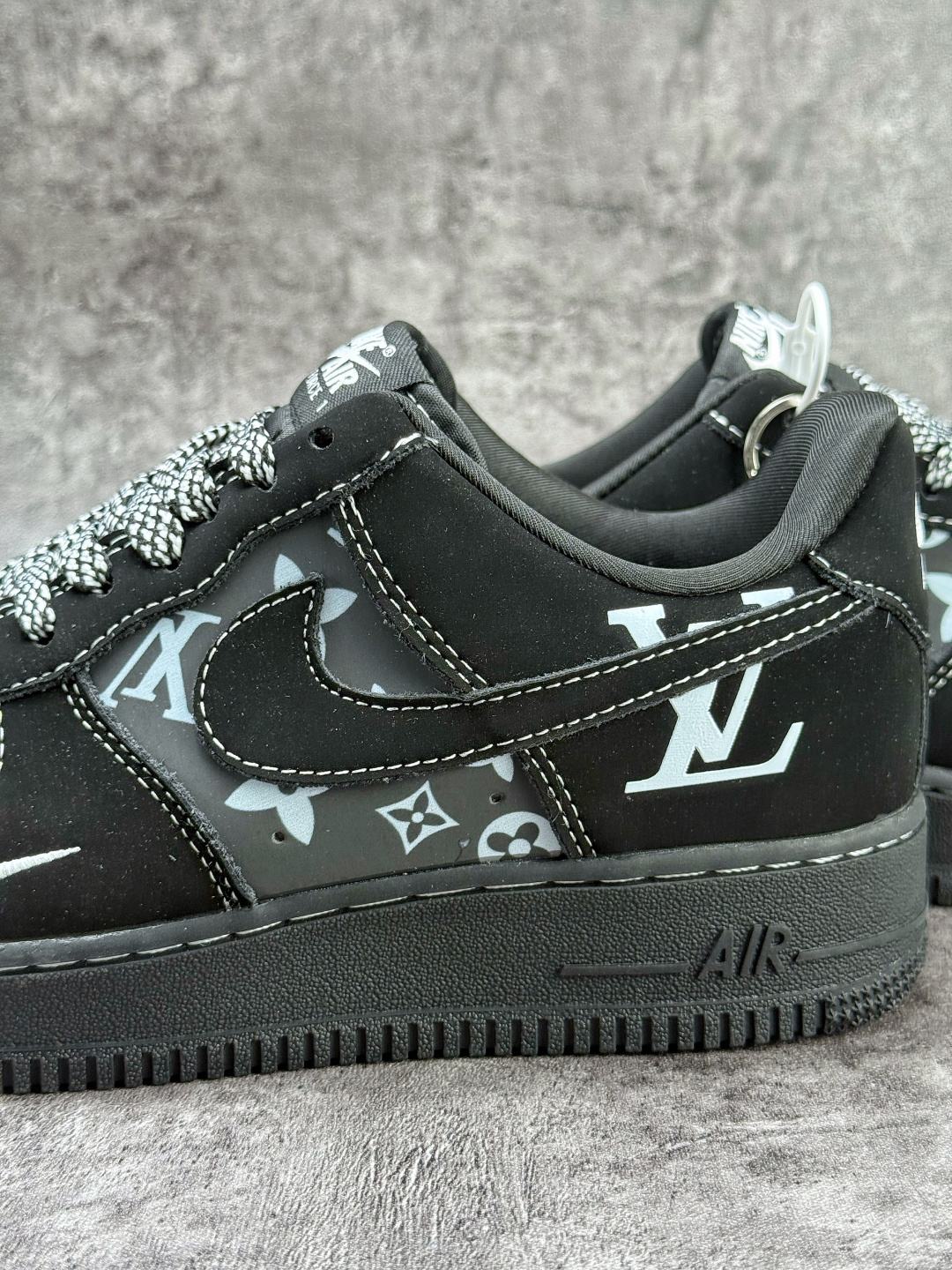 Nike Air Force 1 Low 07 x Louis Vuitton 黑灰小勾满天星 XL1979-126