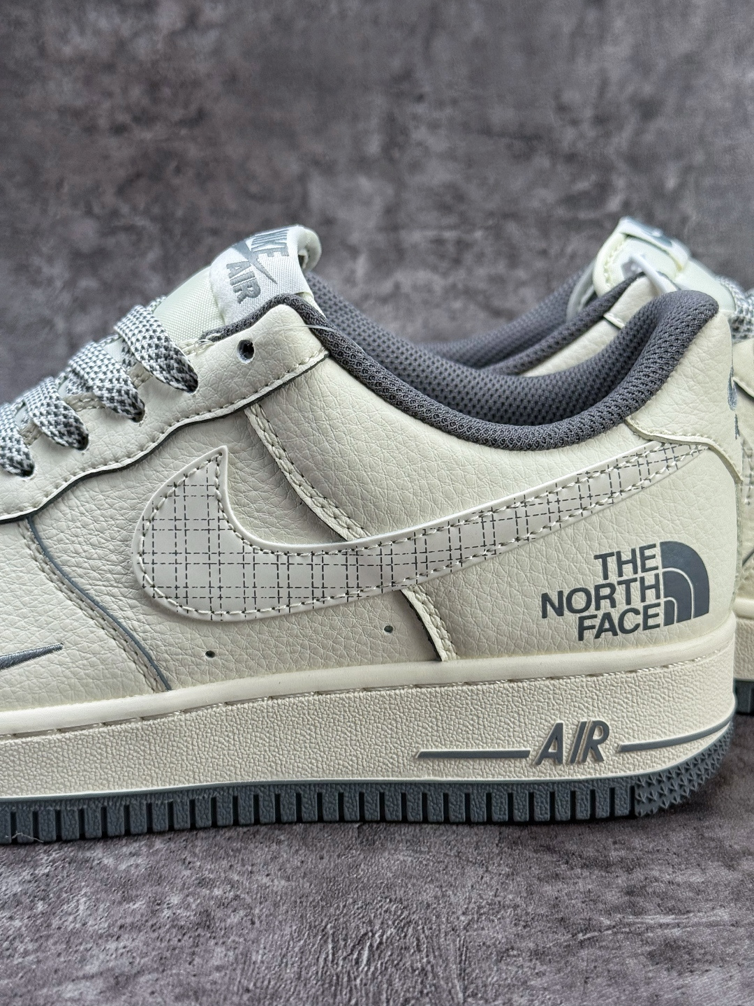 Nike Air Force 1 Low 07 x The North Face 白灰小勾满天星 JP8028-058