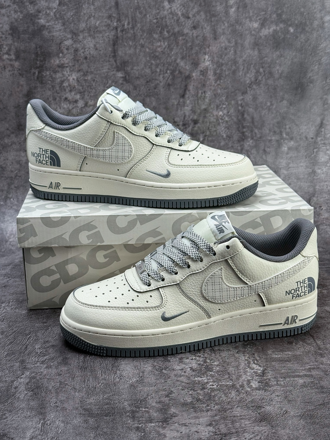 Nike Air Force 1 Low 07 x The North Face 白灰小勾满天星 JP8028-058