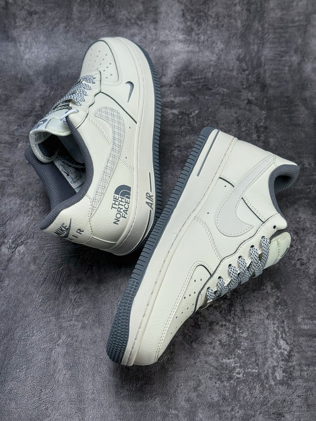 Nike Air Force 1 Low 07 x The North Face 白灰小勾满天星 JP8028-058