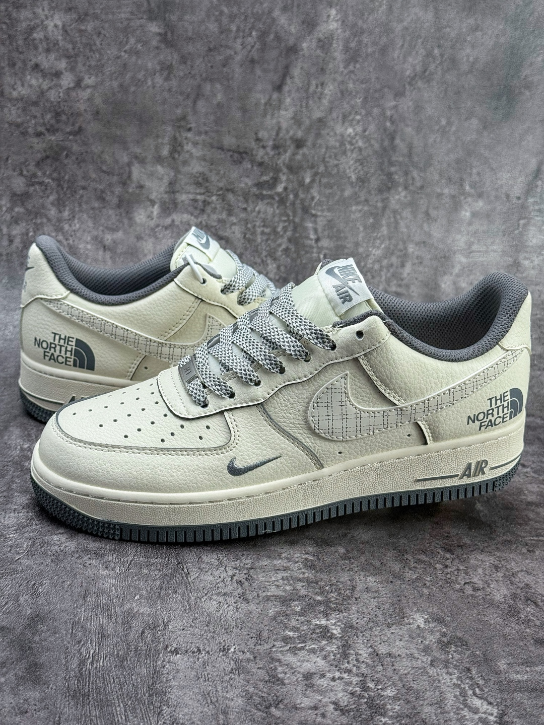 Nike Air Force 1 Low 07 x The North Face 白灰小勾满天星 JP8028-058