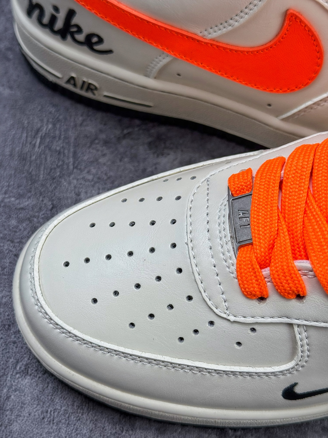 Nike Air Force 1 Low 07 x Louis Vuitton 米白橙小勾 NH0601-582