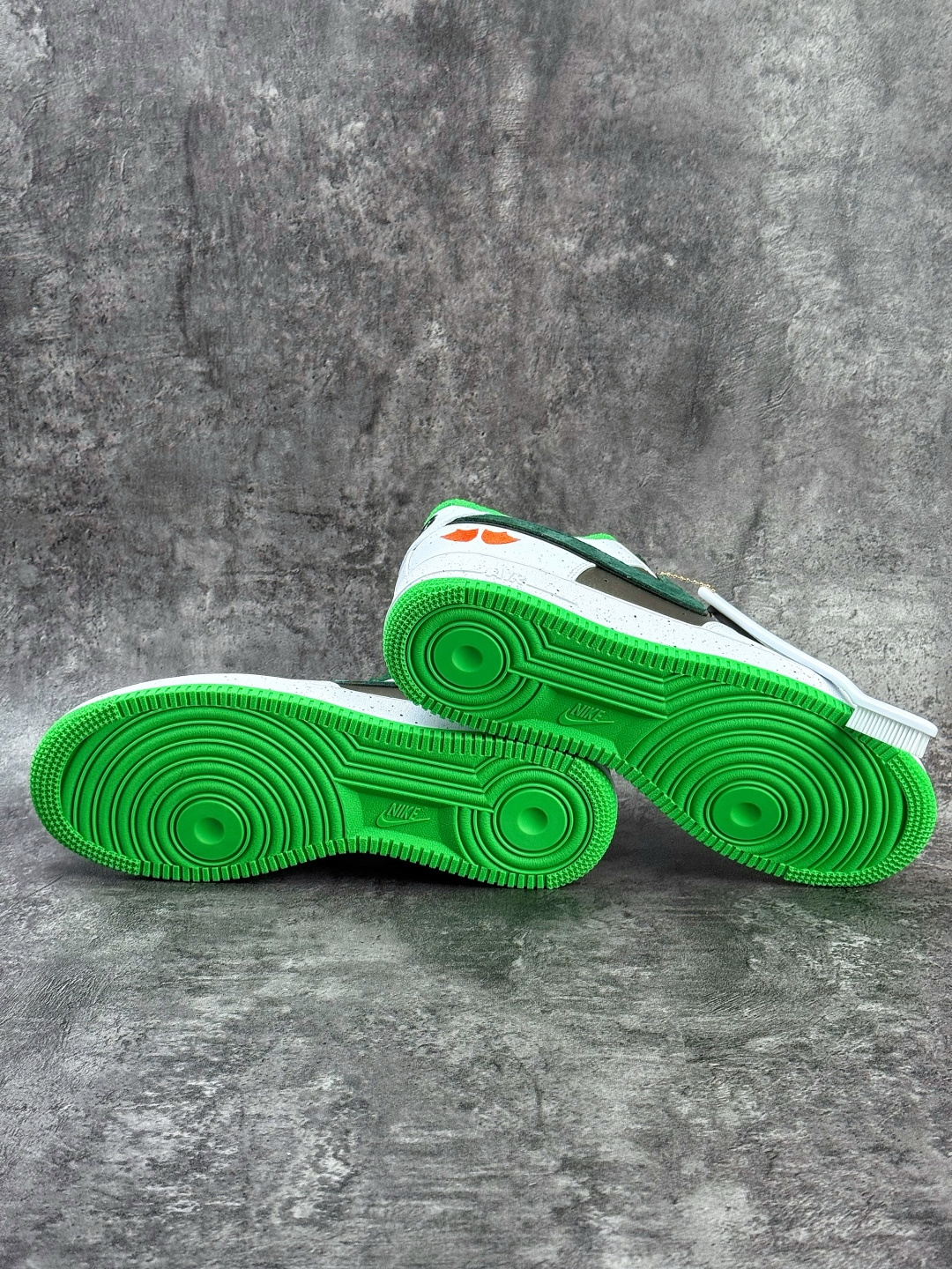 Nike Air Force 1 Low 07 x DOAF Air Force 1 Egg or Duck 白绿 IU7613-100