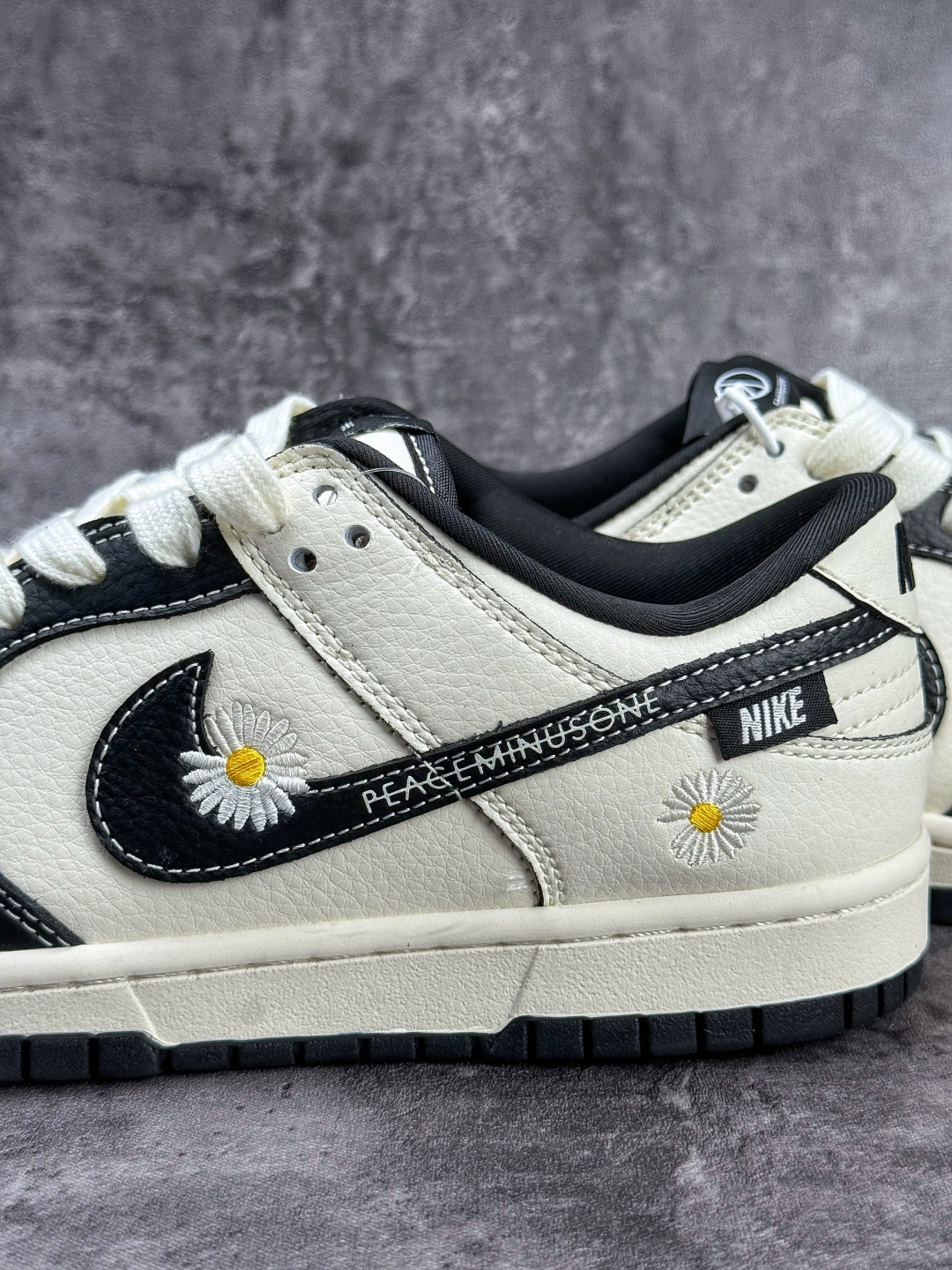 Nike SB Dunk Low 小雏菊 黑白小勾 XD1588-245