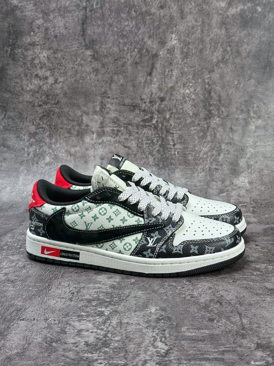 Travis Scott x Nike Air Jordan 1 Low x Louis Vuitton Air Jordan 1 Low 反转黑白满天星倒钩 纯原版本 DZ5899-036