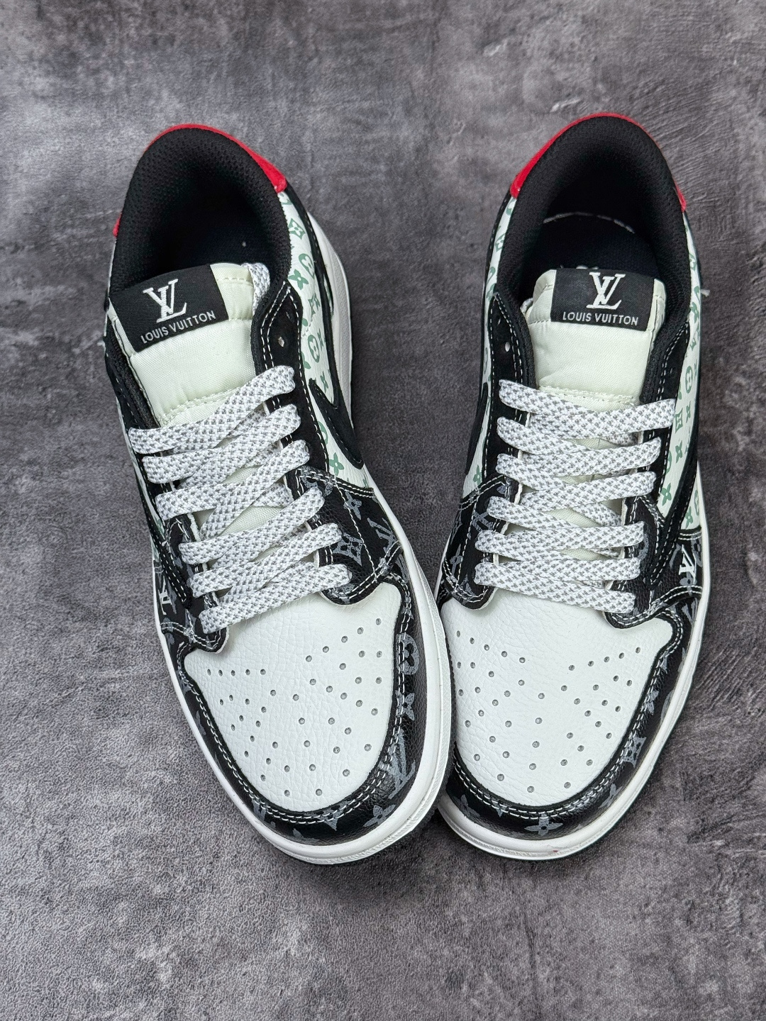 Travis Scott x Nike Air Jordan 1 Low x Louis Vuitton Air Jordan 1 Low 反转黑白满天星倒钩 纯原版本 DZ5899-036