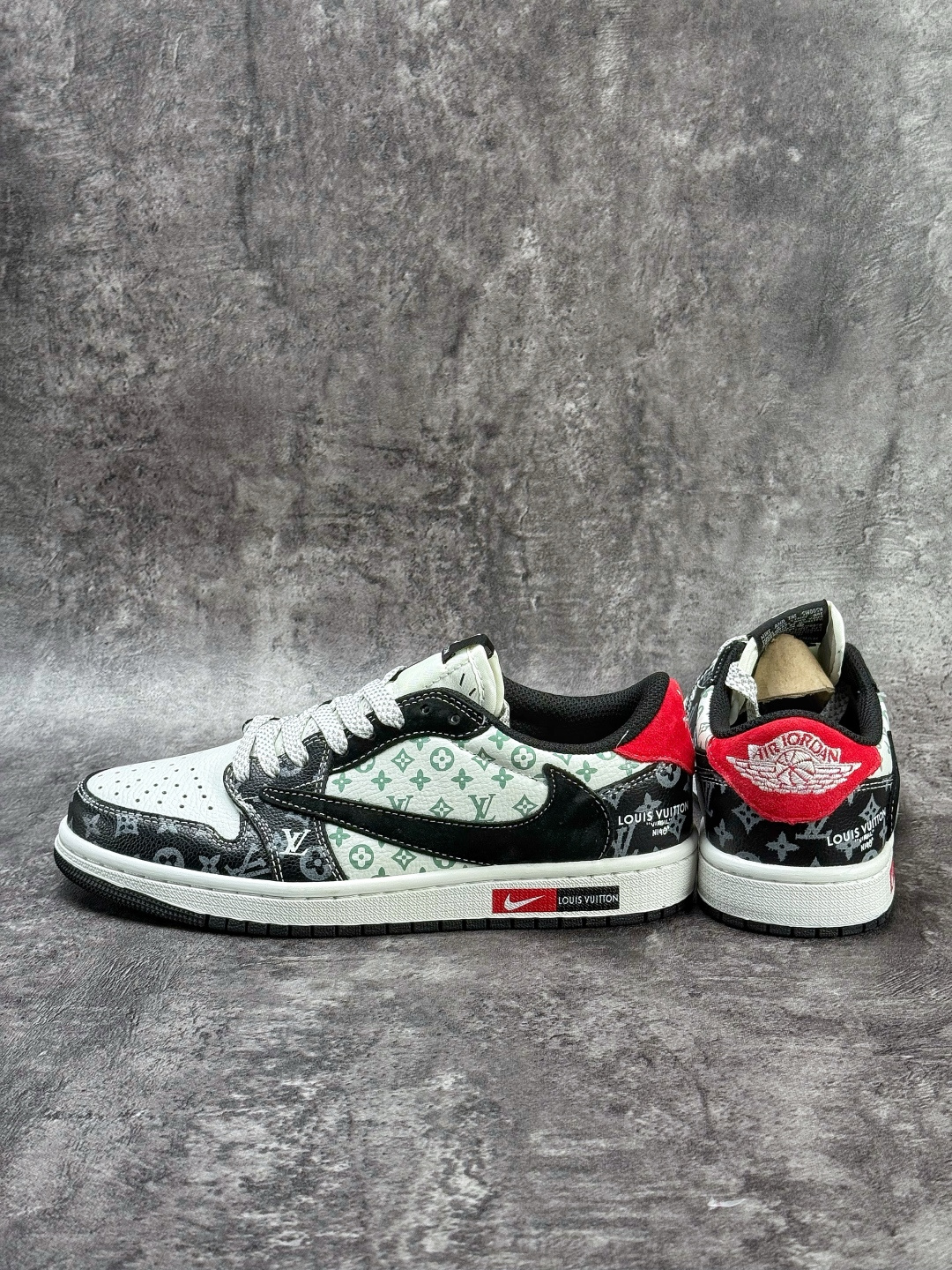 Travis Scott x Nike Air Jordan 1 Low x Louis Vuitton Air Jordan 1 Low 反转黑白满天星倒钩 纯原版本 DZ5899-036