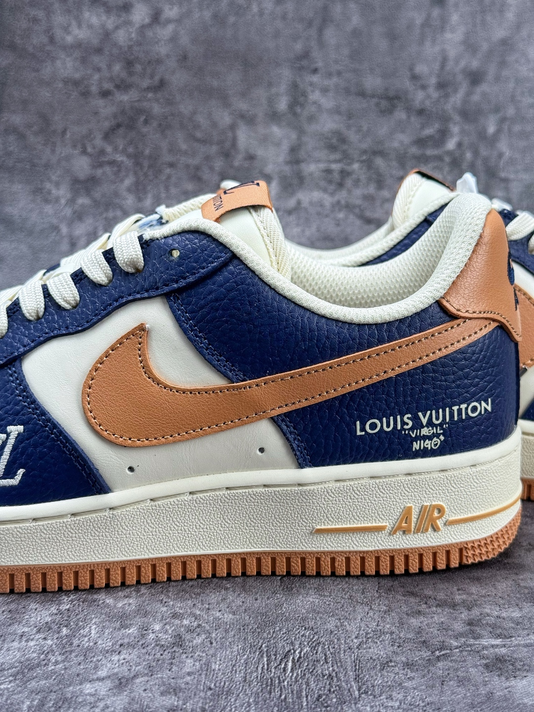 Nike Air Force 1 Low 07 x Louis Vuitton 蓝白棕 NH0601-585