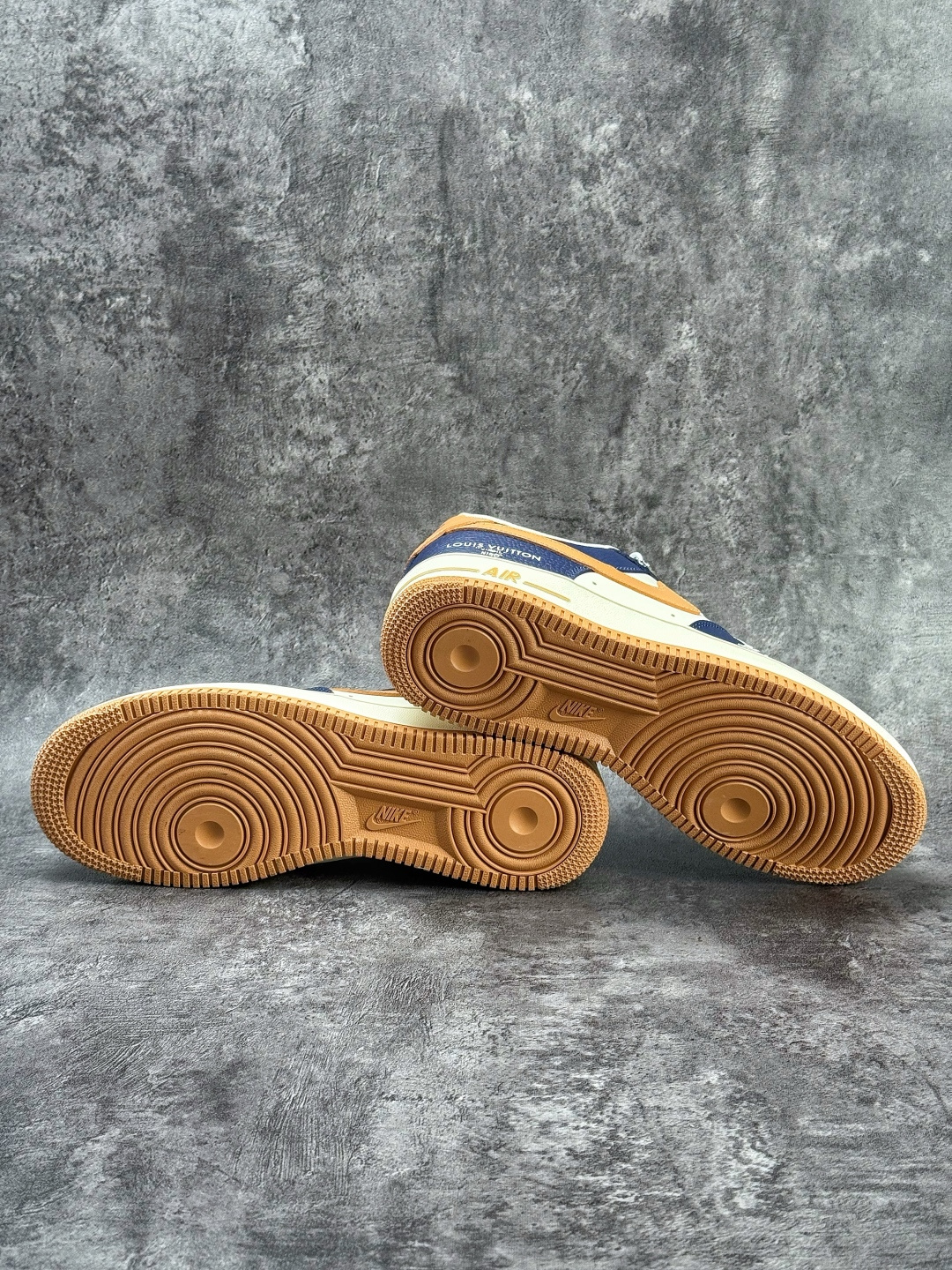 Nike Air Force 1 Low 07 x Louis Vuitton 蓝白棕 NH0601-585