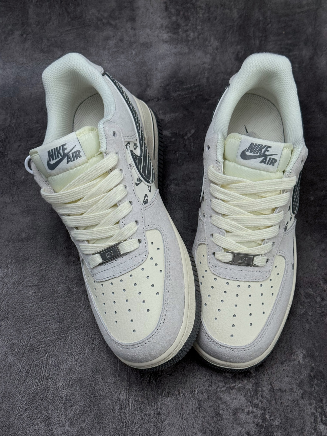 Nike Air Force 1 Low 07 灰白小勾 JP8028-071