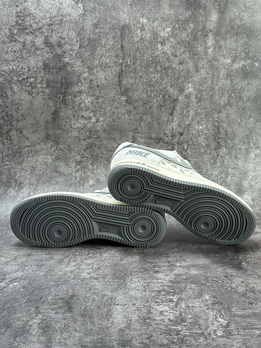 Nike Air Force 1 Low 07 灰白小勾 JP8028-071