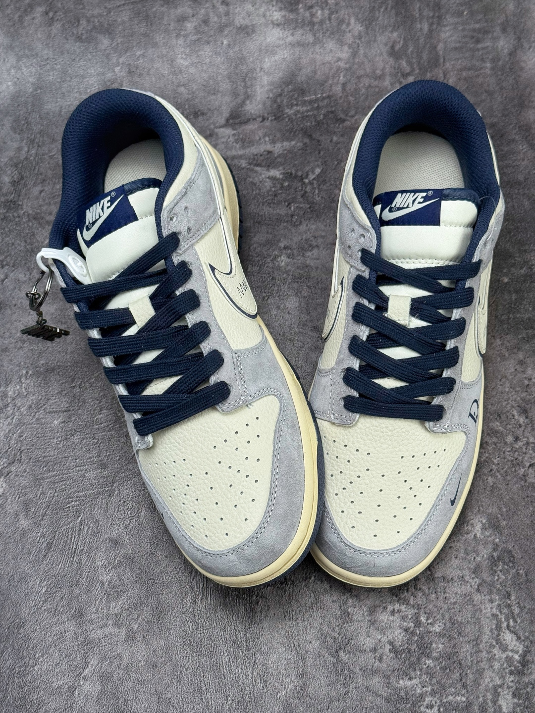 Nike SB Dunk Low x DIOR 灰白小勾 DN3168-014
