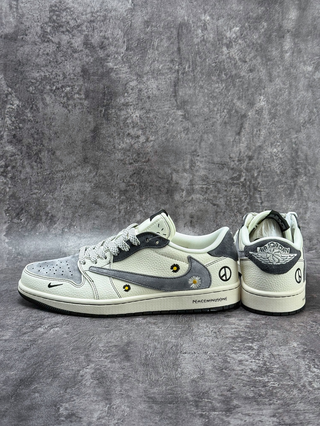Travis Scott x Nike Air Jordan 1 Low 小雏菊 Air Jordan 1 Low 反转白灰小勾满天星倒钩 纯原版本 QW5088-208