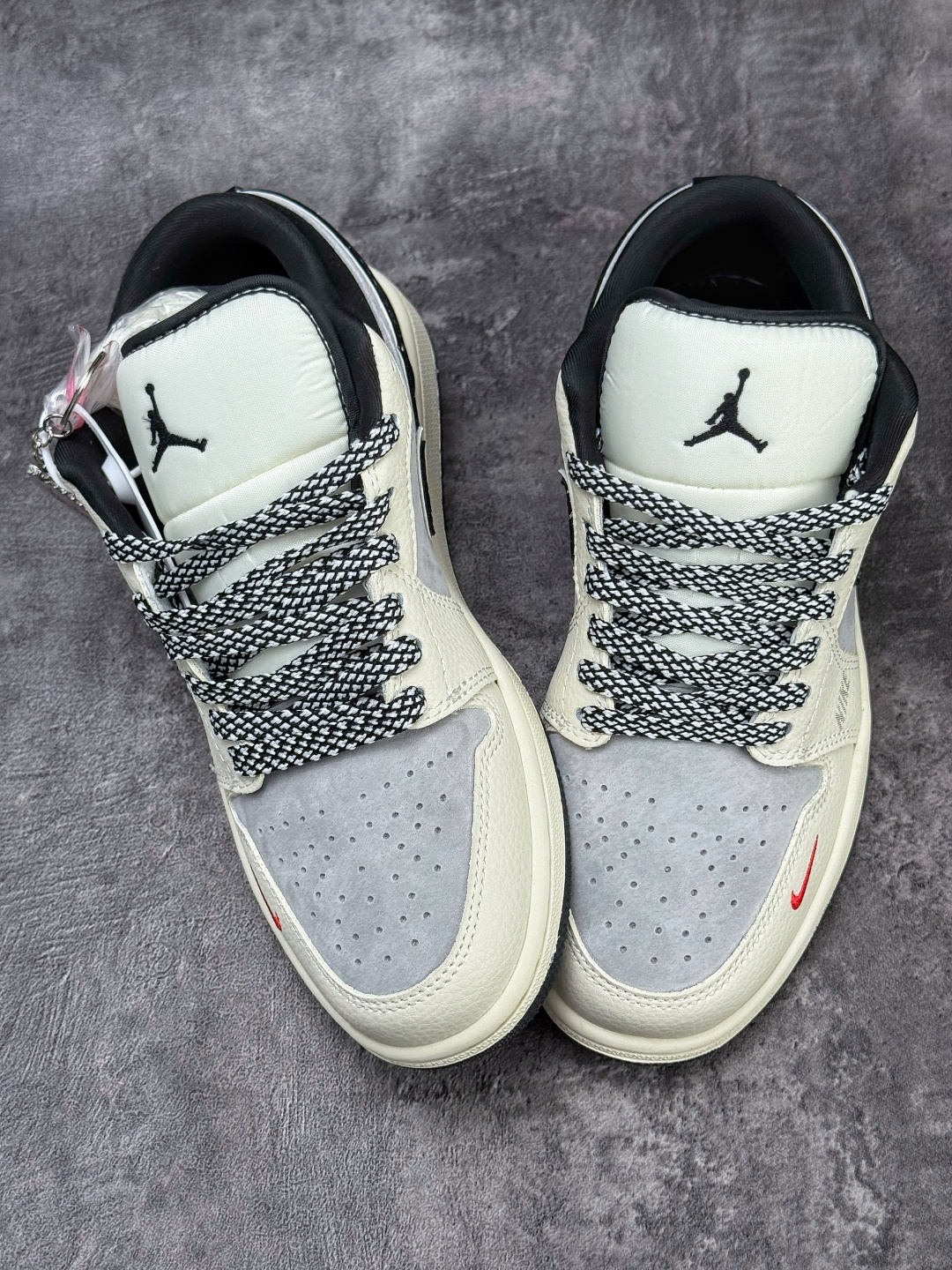 Nike Jordan Air Jordan 1 x Stussy 白灰黑小勾满天星 QG1988-016