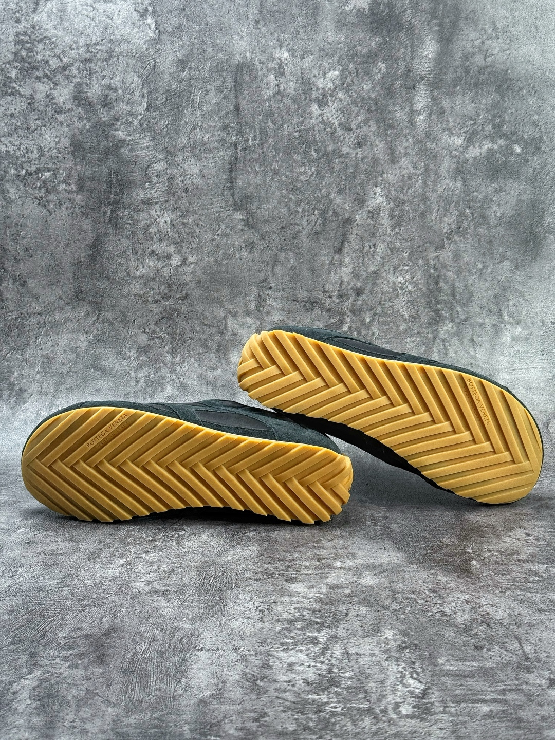 意大利奢侈品牌-宝缇嘉/葆蝶家-Bottega Veneta Orbit Flash Low Sneakers 轨道尼龙布系列系带低帮德训风薄底舒适休闲运动鞋 838373V3MS21000