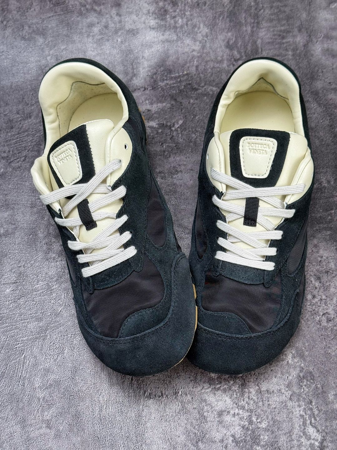 意大利奢侈品牌-宝缇嘉/葆蝶家-Bottega Veneta Orbit Flash Low Sneakers 轨道尼龙布系列系带低帮德训风薄底舒适休闲运动鞋 838373V3MS21000