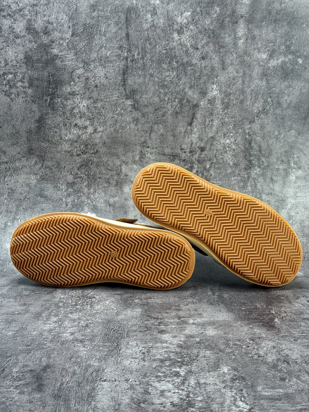 GG-CC GG-CC Chunky Low 厚底增高运动老爹鞋 G23Y6905