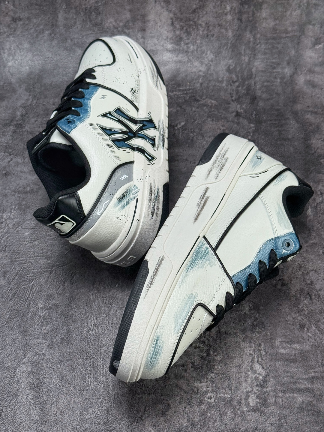 MLB CHUNKY 印花网红老爹鞋 涂鸦恶作剧 内增高6cm 3ASXCA12N