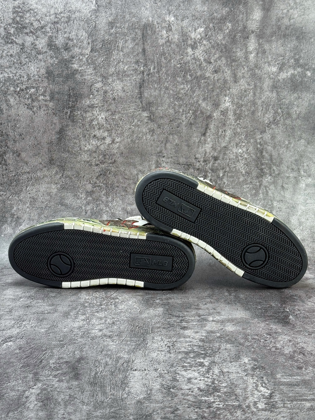 MLB CHUNKY 印花网红老爹鞋 涂鸦恶作剧 内增高6cm 3ASXCA12N