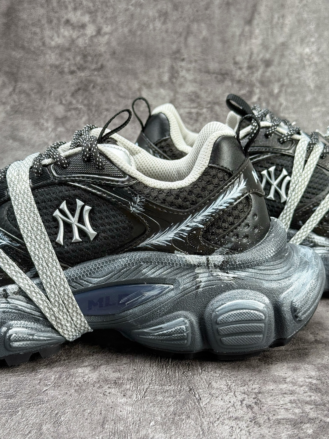 MLB WINNER 印花网红老爹鞋 涂鸦恶作剧 内增高6cm 3ASHWD15N-Top High Quatity Cheap Sneakers Fashion Clothing Clothes Bags handbags Shoes of all Brand wholesale With The best Quality And Beautiful Price from China Factory Chinese suppliers wholesaler seller MLB WINNER 印花网红老爹鞋 涂鸦恶作剧 内增高6cm 3ASHWD15N