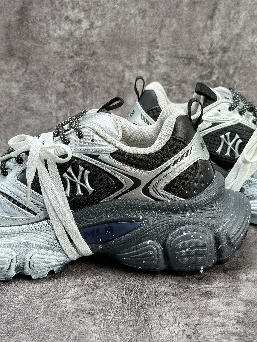 MLB WINNER 印花网红老爹鞋 涂鸦恶作剧 3ASHWD15N-莆田鞋,莆田鞋货源,高仿鞋,高仿鞋货源,安福档口,莆田高仿鞋,莆田鞋批发,高仿鞋批发,莆田高仿运动鞋,高仿运动鞋,莆田运动鞋 MLB WINNER 印花网红老爹鞋 涂鸦恶作剧 3ASHWD15N