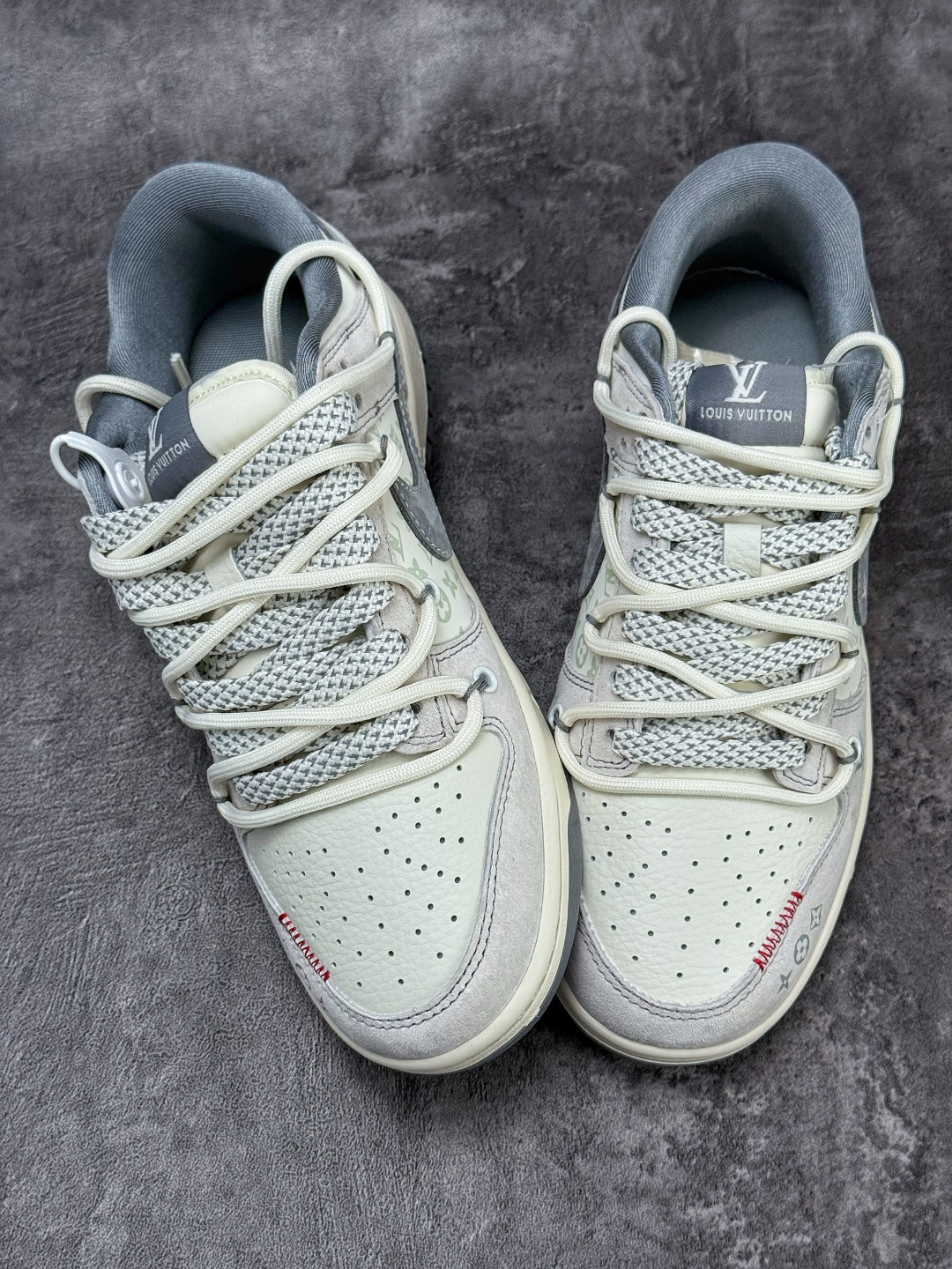 Nike SB Dunk Low x Louis Vuitton 灰白满天星 CX5050-Y35