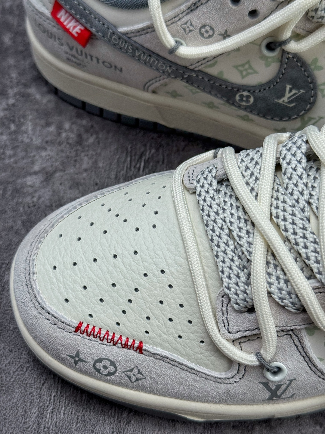 Nike SB Dunk Low x Louis Vuitton 灰白满天星 CX5050-Y35