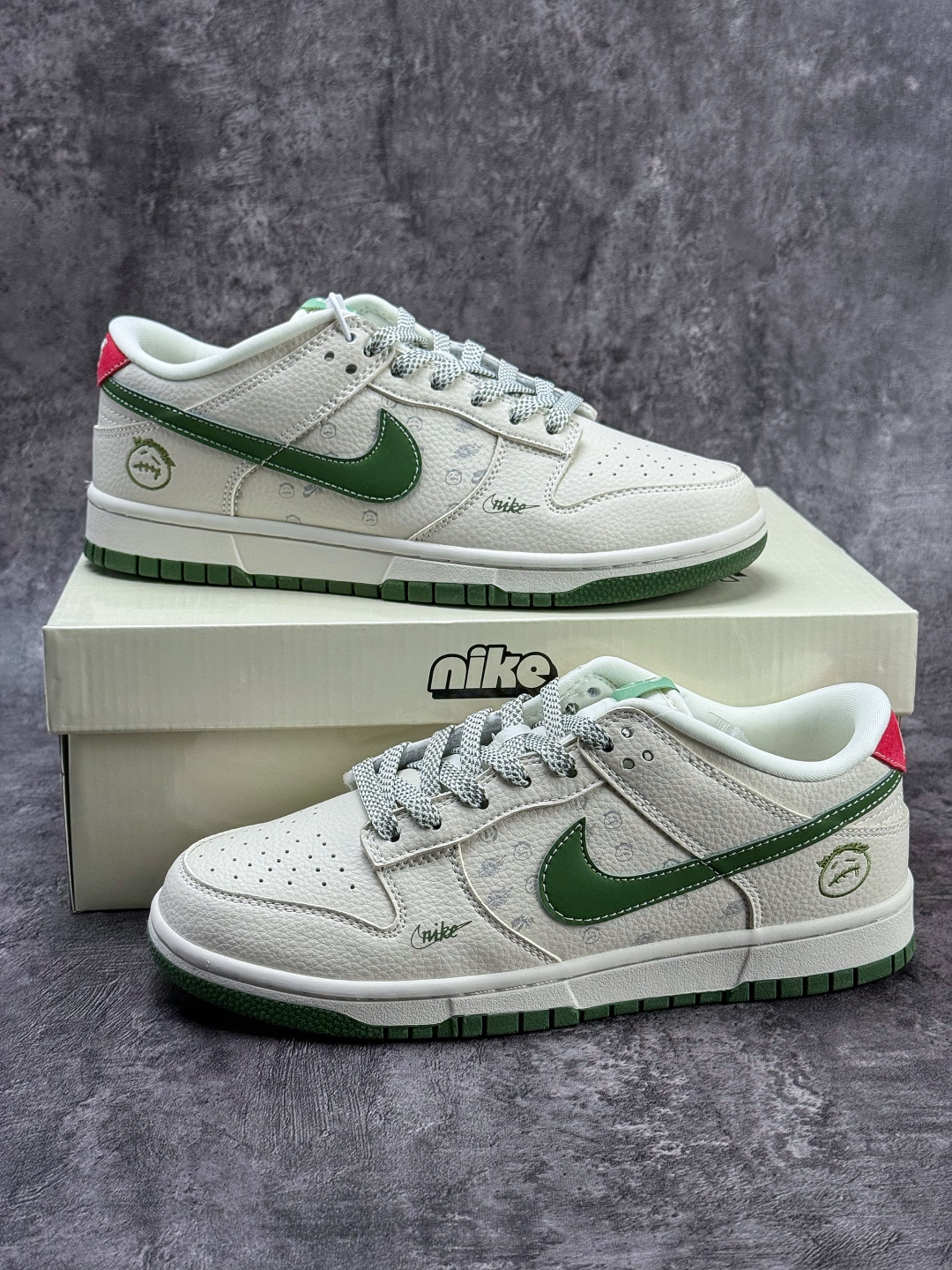 NIKE SB Dunk Low RETRO 白绿小勾 DS6608-018