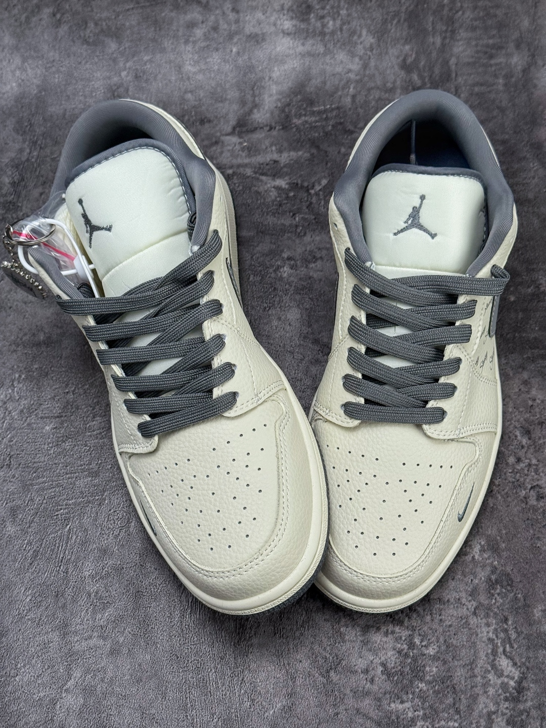 Nike Jordan Air Jordan 1 x Stussy 白灰小勾 LL8888-001