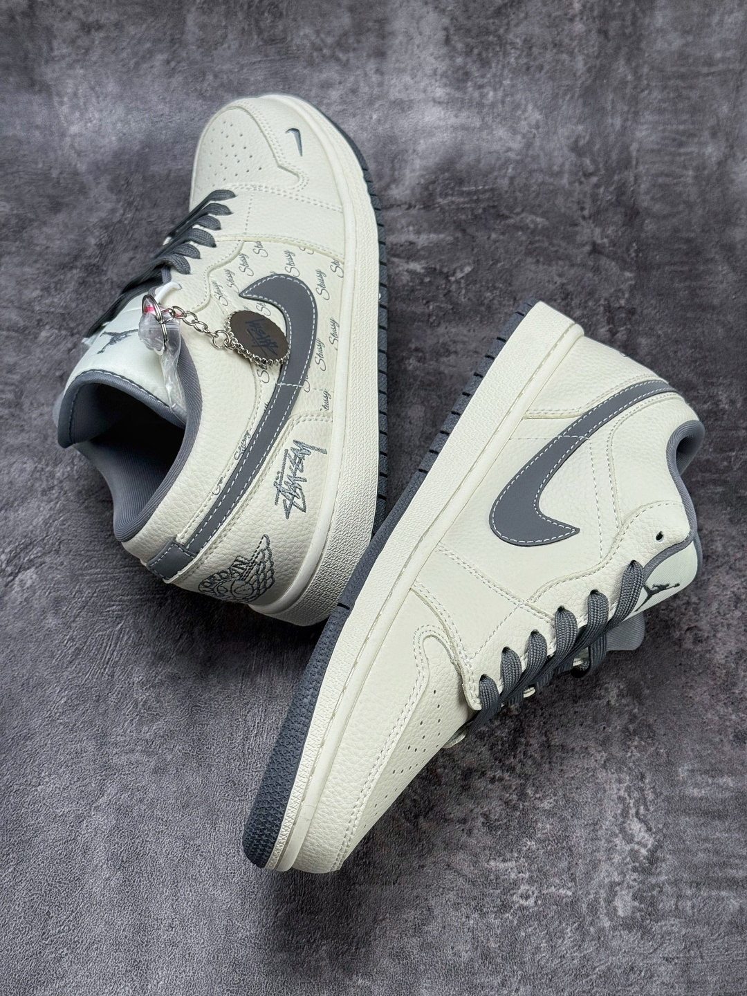 Nike Jordan Air Jordan 1 x Stussy 白灰小勾 LL8888-001