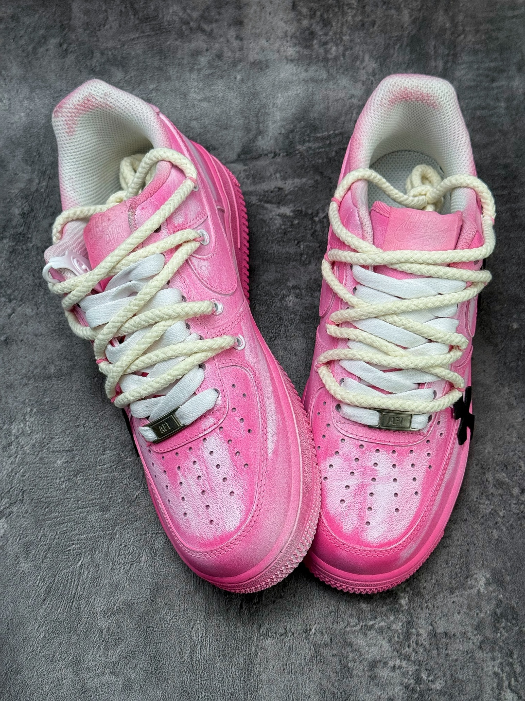 Nike Air Force 1 Low 07 十字架粉白涂鸦 DX0788-001