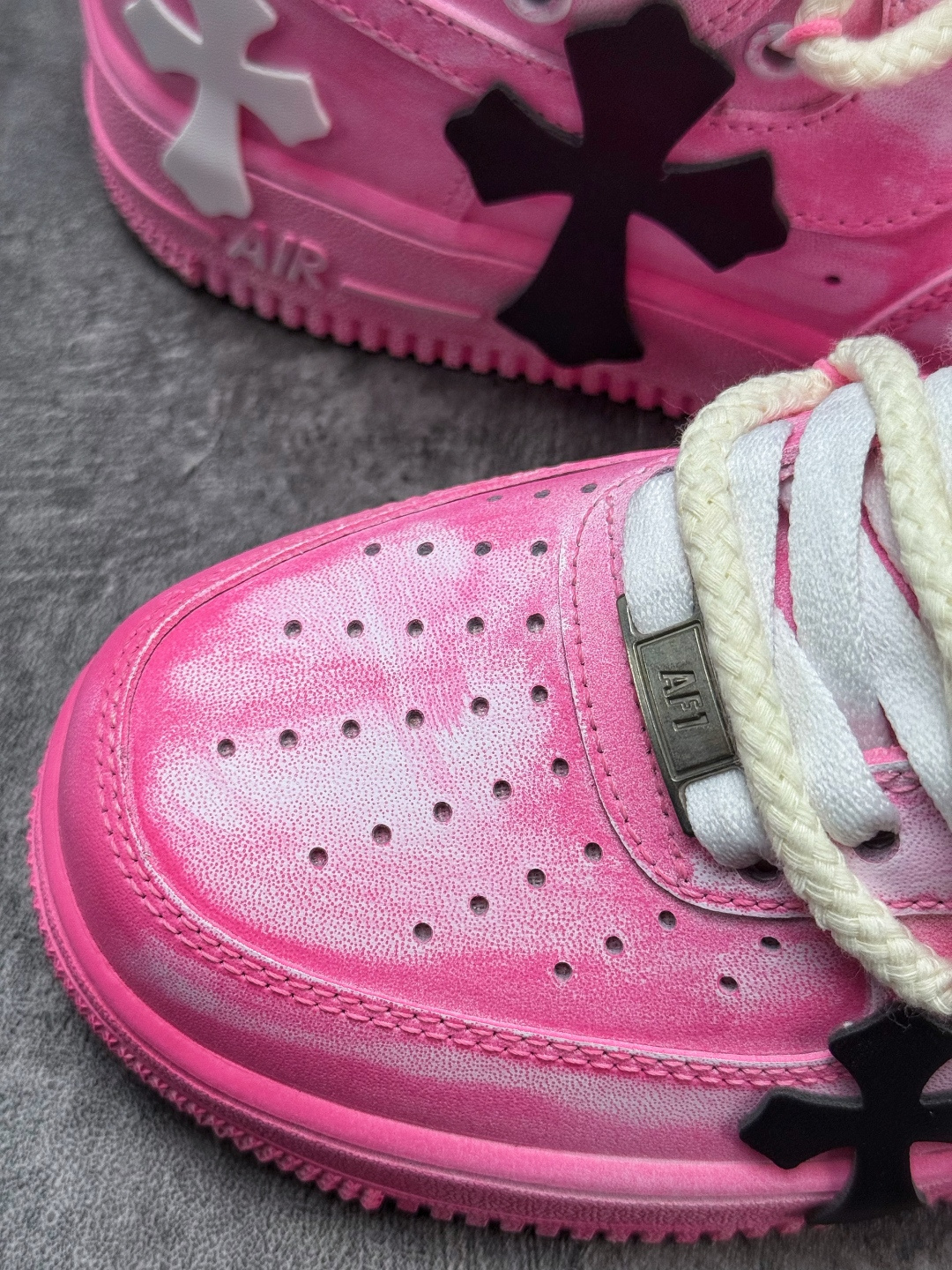 Nike Air Force 1 Low 07 十字架粉白涂鸦 DX0788-001