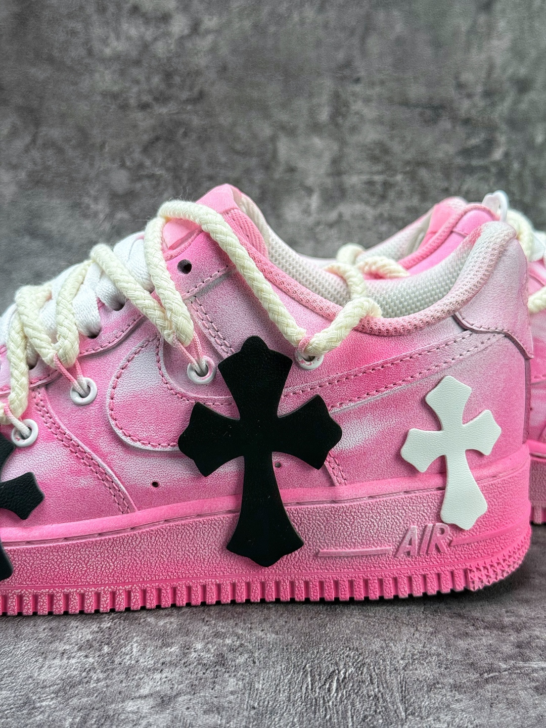 Nike Air Force 1 Low 07 十字架粉白涂鸦 DX0788-001