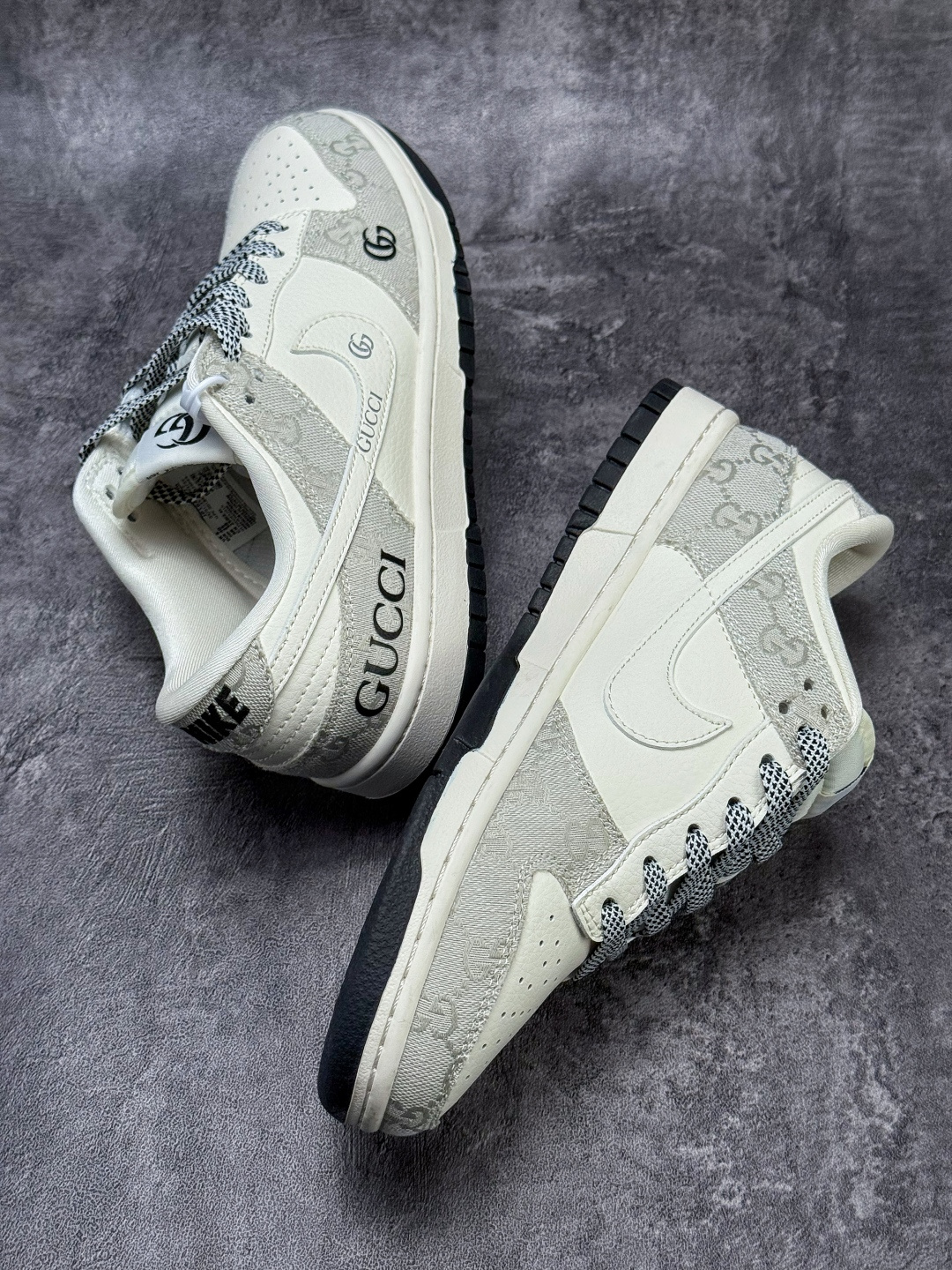 Nike SB Dunk Low x GUCCI 灰白满天星 JP1628-077-Top High Quatity Cheap Sneakers Fashion Clothing Clothes Bags handbags Shoes of all Brand wholesale With The best Quality And Beautiful Price from China Factory Chinese suppliers wholesaler seller Nike SB Dunk Low x GUCCI 灰白满天星 JP1628-077