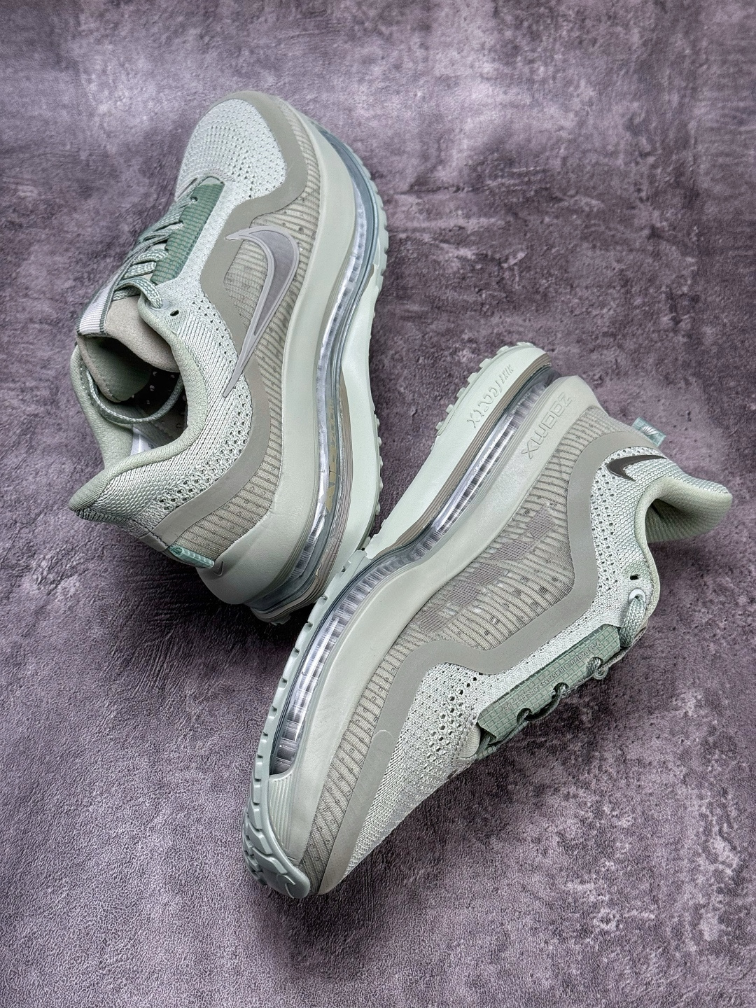 Nike Pegasus Premium 减震防滑耐磨透气 低帮跑步鞋 HQ2592-300