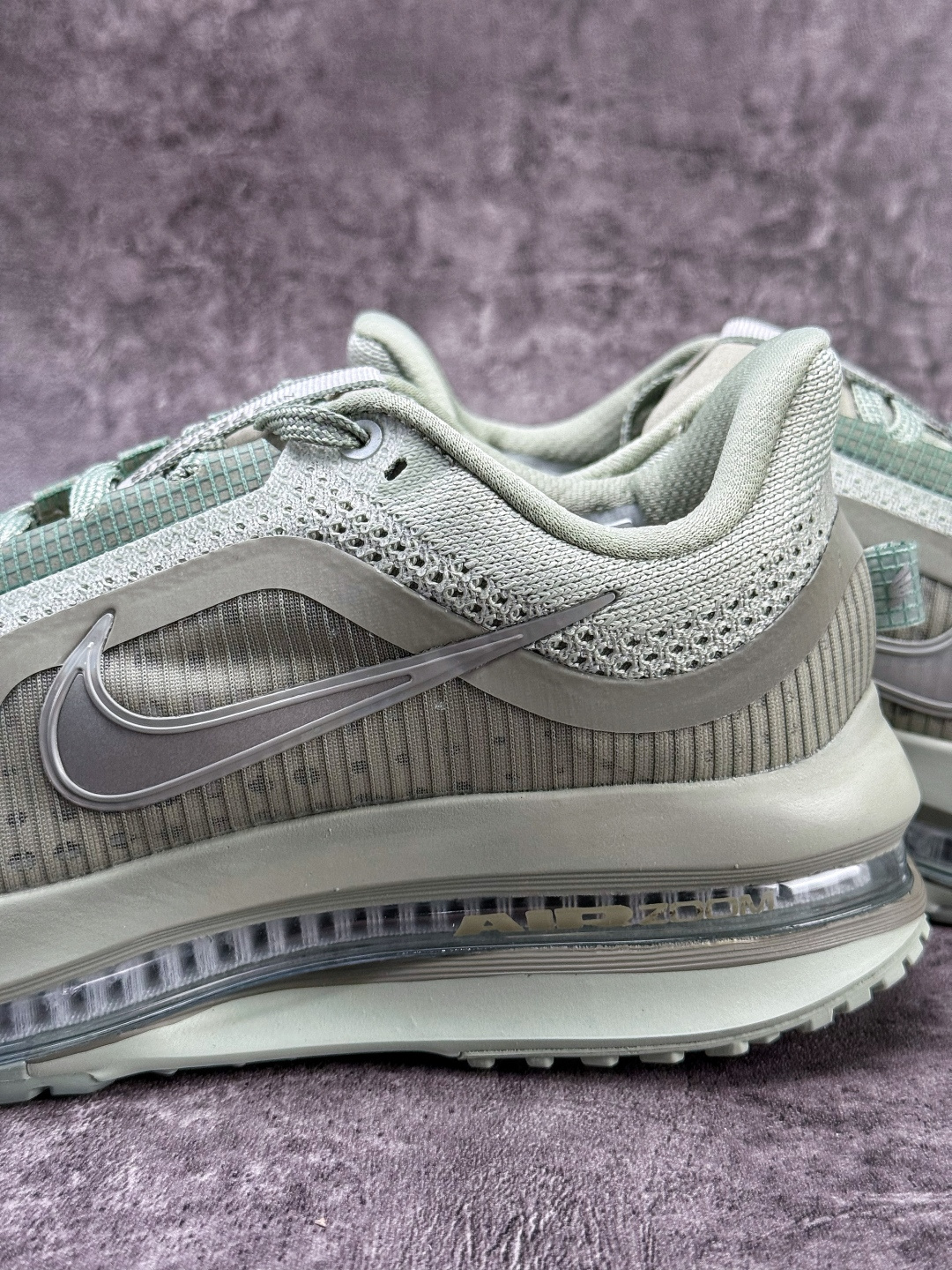 Nike Pegasus Premium 减震防滑耐磨透气 低帮跑步鞋 HQ2592-300