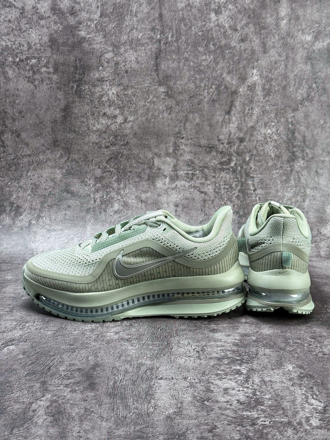 Nike Pegasus Premium 减震防滑耐磨透气 低帮跑步鞋 HQ2592-300