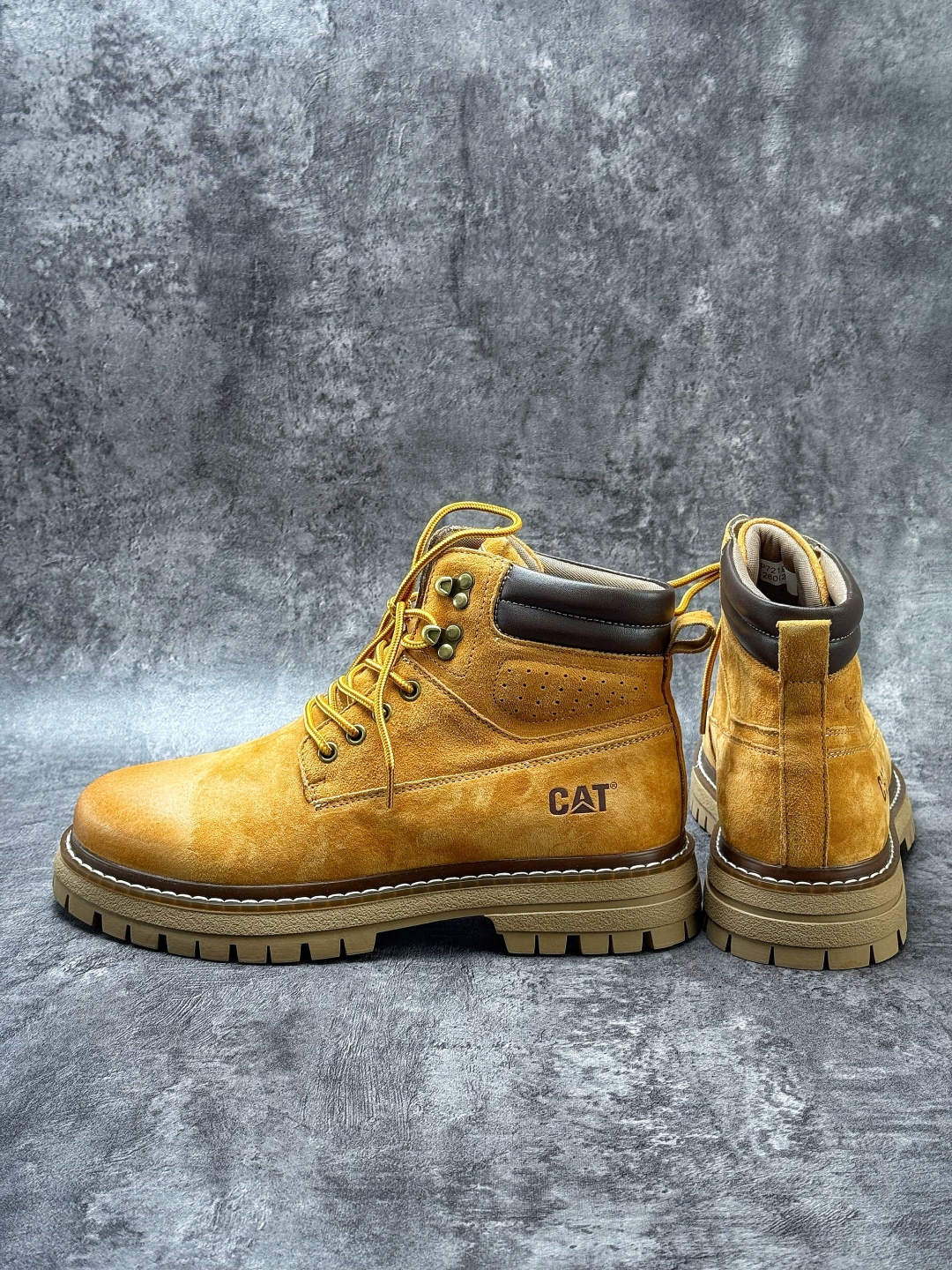 卡特/CAT 2025新版 硬汉推土机品牌 新款上市 高帮工装靴皮鞋/棕色 麦色