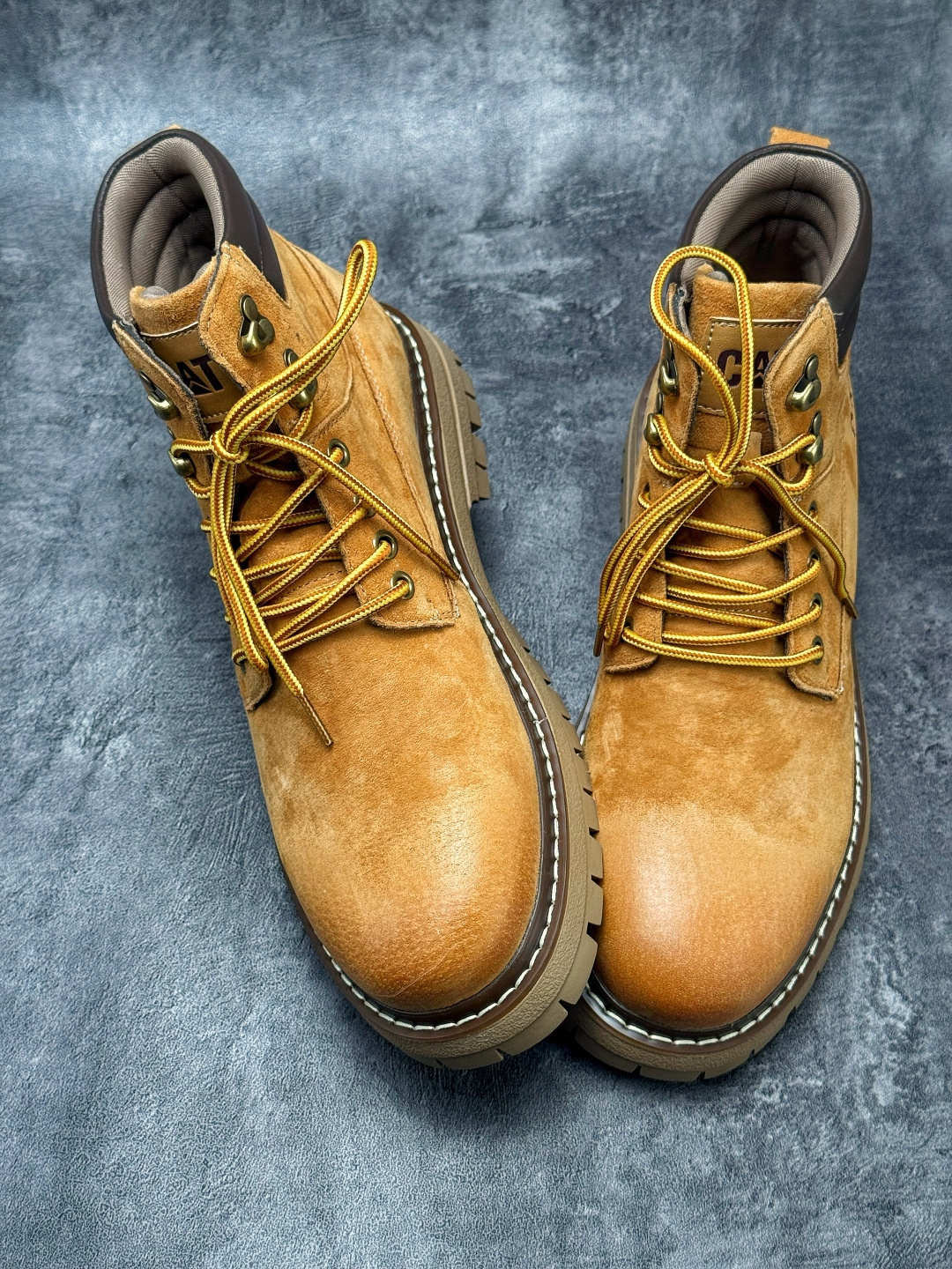 卡特/CAT 2025新版 硬汉推土机品牌 新款上市 高帮工装靴皮鞋/棕色 麦色