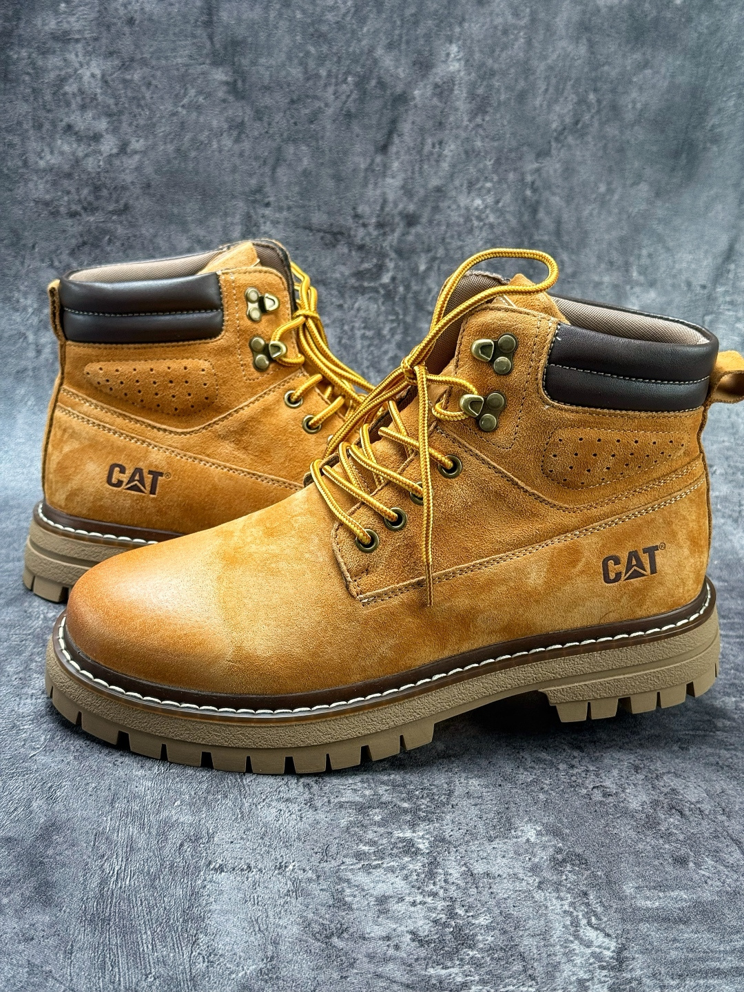 卡特/CAT 2025新版 硬汉推土机品牌 新款上市 高帮工装靴皮鞋/棕色 麦色