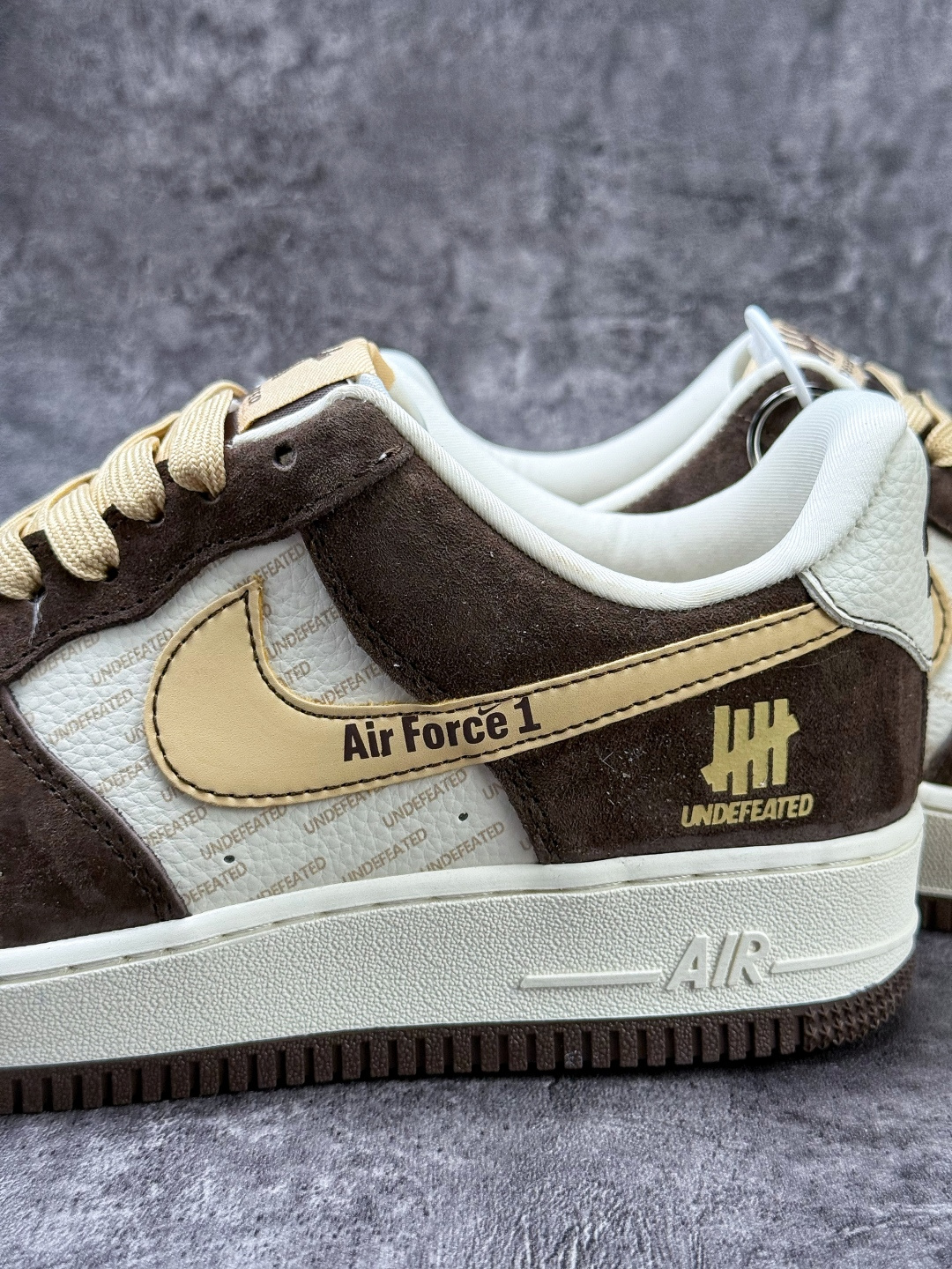 Nike Air Force 1 Low 07 x UNDEFEATED 棕白小勾 KD1688-001