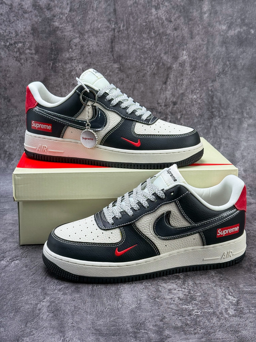 Nike Air Force 1 Low 07 x Supreme 黑白小勾满天星 DF0188-106